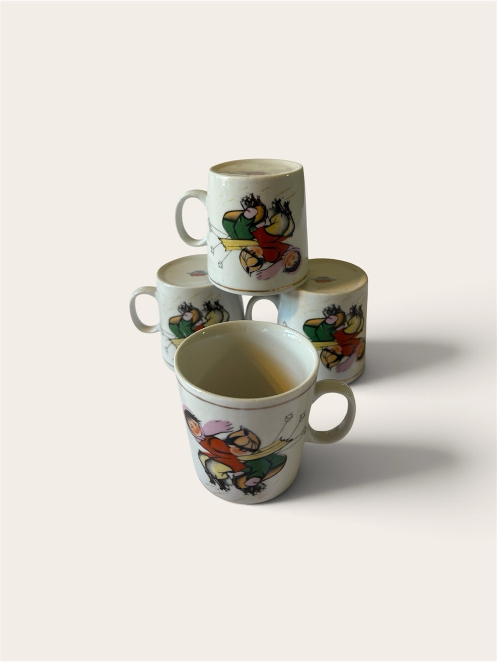 Vintage Ceramic Mugs - Skiing design